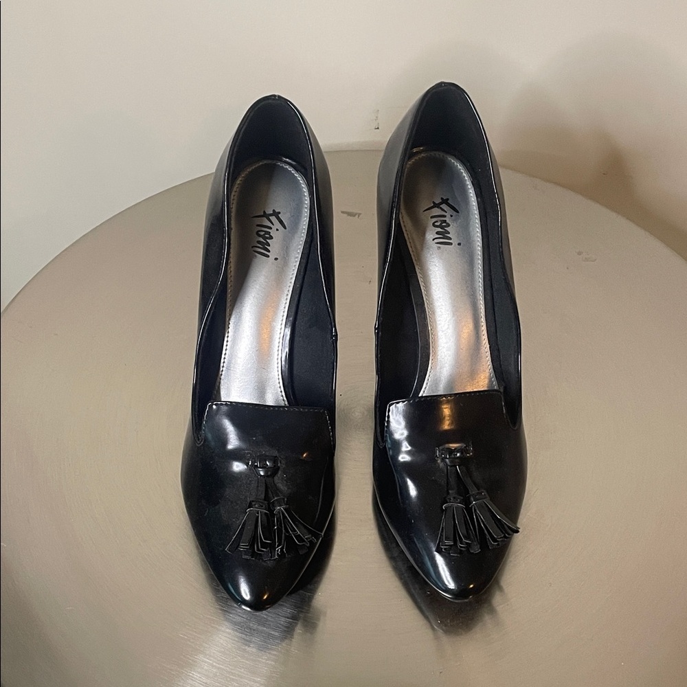 FIONI Clothing Black Patent Pointed-Toe Tassel Flats
